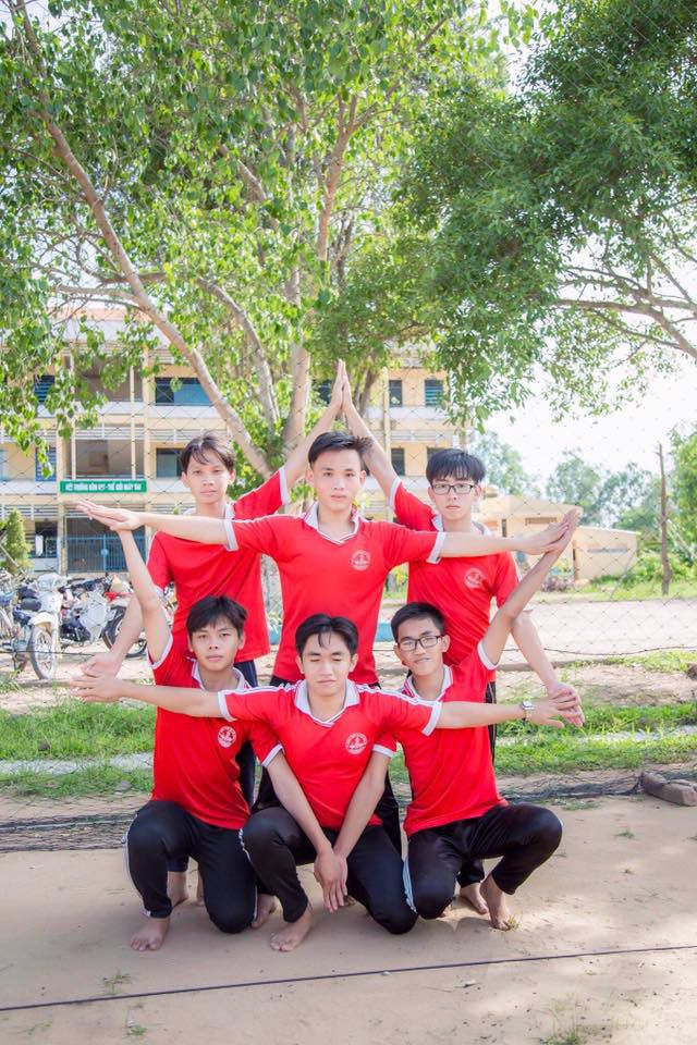 Trào lưu chụp ảnh hình ngôi sao được giới trẻ hưởng ứng dịp đầu năm - Ảnh 7. Trào lưu chụp ảnh hình ngôi sao được giới trẻ hưởng ứng dịp đầu năm - Ảnh 7.