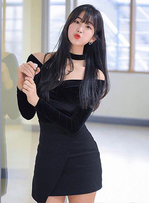 Hoạt náo viên có gương mặt ngây thơ, thân hình yêu nữ - Ảnh 2. Hoạt náo viên có gương mặt ngây thơ, thân hình yêu nữ - Ảnh 2.