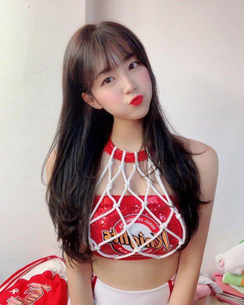 Hoạt náo viên có gương mặt ngây thơ, thân hình yêu nữ - Ảnh 5. Hoạt náo viên có gương mặt ngây thơ, thân hình yêu nữ - Ảnh 5.