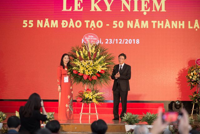 Tưng bừng hoạt động kỷ niệm 50 năm thành lập khoa Kinh tế & Quản lý xây dựng - ĐH Xây dựng - Ảnh 3. Tưng bừng hoạt động kỷ niệm 50 năm thành lập khoa Kinh tế & Quản lý xây dựng - ĐH Xây dựng - Ảnh 3.
