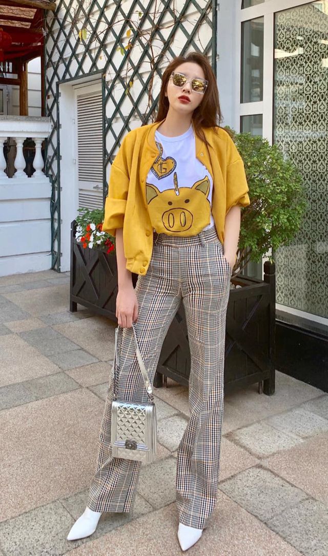 Vợ chồng H&agrave; Tăng diện &aacute;o d&agrave;i cực đẹp đ&ocirc;i, Mỹ T&acirc;m giản dị với... d&eacute;p tổ ong - Ảnh 11.