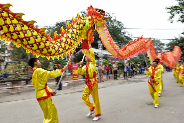 Trai làng Triều Khúc lả lơi trong điệu con đĩ đánh bồng - Ảnh 3. Trai làng Triều Khúc lả lơi trong điệu con đĩ đánh bồng - Ảnh 3.