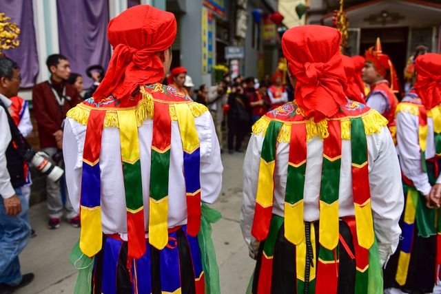 Trai làng Triều Khúc lả lơi trong điệu con đĩ đánh bồng - Ảnh 5. Trai làng Triều Khúc lả lơi trong điệu con đĩ đánh bồng - Ảnh 5.