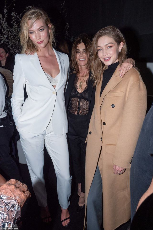 Karlie Kloss diện áo vest phô nội y - Ảnh 7. Karlie Kloss diện áo vest phô nội y - Ảnh 7.