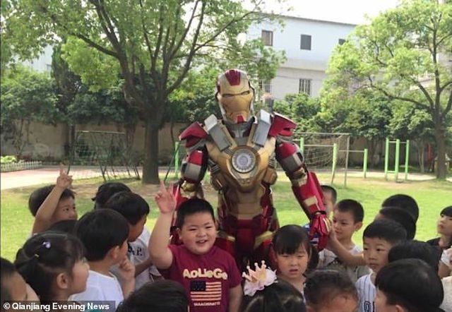 Cảm động người cha hóa thành “siêu anh hùng” vì con gái - Ảnh 4. Cảm động người cha hóa thành “siêu anh hùng” vì con gái - Ảnh 4.