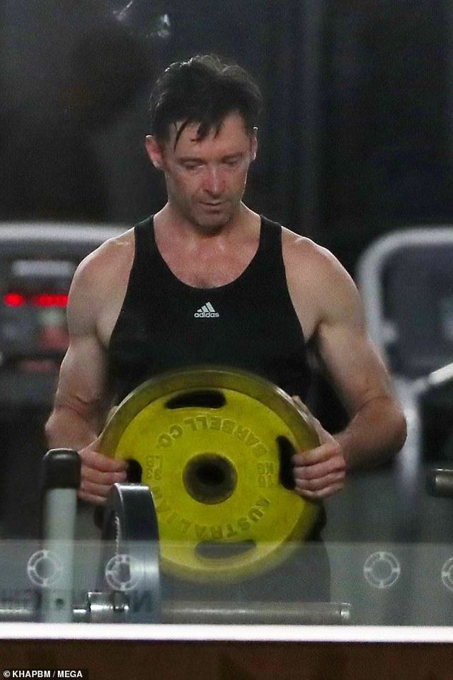 Người sói Hugh Jackman khoe cơ bắp cuồn cuộn ở tuổi 51 - Ảnh 2. Người sói Hugh Jackman khoe cơ bắp cuồn cuộn ở tuổi 51 - Ảnh 2.