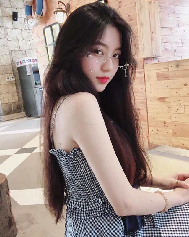 Cô gái Sài thành có góc nghiêng hoàn hảo hút đông đảo fans hâm mộ - Ảnh 2.
