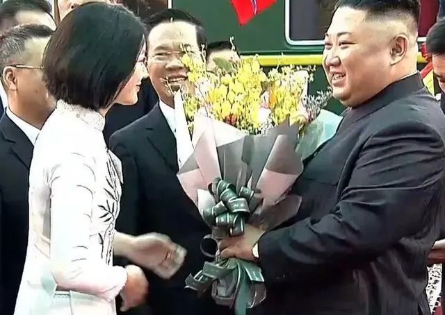 Người đẹp Việt gây ấn tượng bên lề Hội nghị Thượng đỉnh Mỹ - Triều và Oscar 2019 - Ảnh 7. Người đẹp Việt gây ấn tượng bên lề Hội nghị Thượng đỉnh Mỹ - Triều và Oscar 2019 - Ảnh 7.