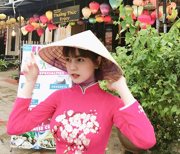 Nữ sinh Sài Gòn mang vẻ đẹp idol Kpop, có nhiều fan ở Trung Quốc, Hàn Quốc - Ảnh 1. Nữ sinh Sài Gòn mang vẻ đẹp idol Kpop, có nhiều fan ở Trung Quốc, Hàn Quốc - Ảnh 1.