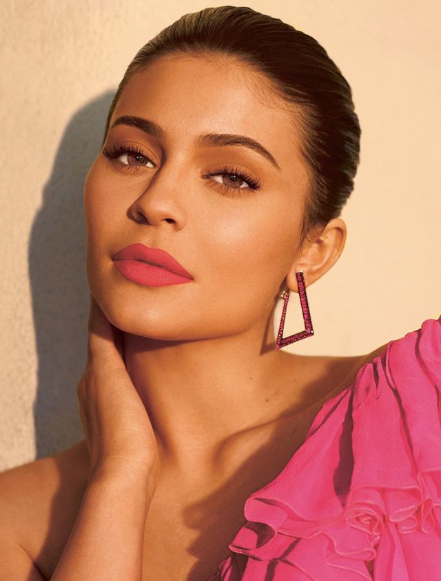 Nói Kylie Jenner là tỷ phú “tự thân”, có đúng không? - Ảnh 2. Nói Kylie Jenner là tỷ phú “tự thân”, có đúng không? - Ảnh 2.