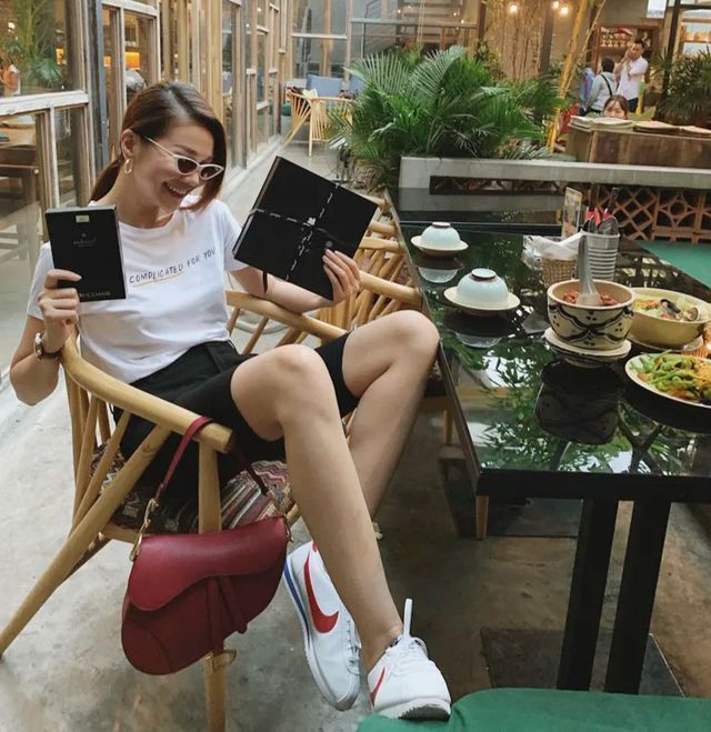 Dàn sao Việt khoe quà ngày 8/3 - Ảnh 3. Dàn sao Việt khoe quà ngày 8/3 - Ảnh 3.