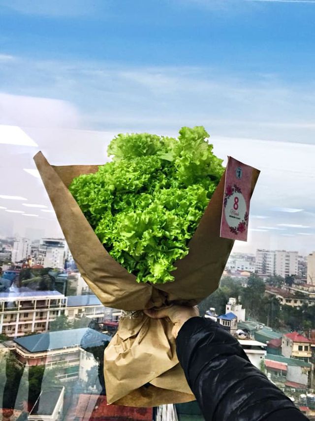 Muôn kiểu quà độc lạ chúc mừng hội chị em nhân dịp 8/3 - Ảnh 2.