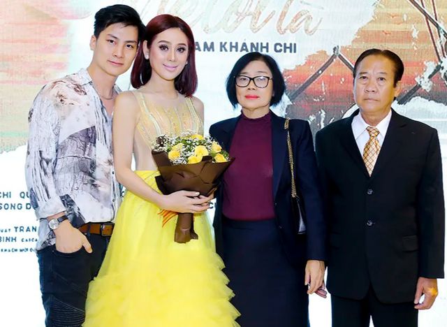 Con trai người đẹp chuyển giới Lâm Khánh Chi lần đầu lộ diện - Ảnh 6. Con trai người đẹp chuyển giới Lâm Khánh Chi lần đầu lộ diện - Ảnh 6.