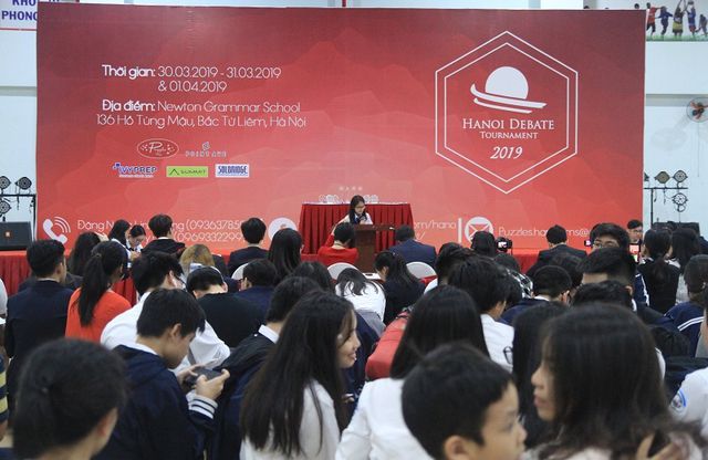 Nói về mua bán tuổi thọ thuyết phục, học sinh chuyên Ams thắng cuộc thi tranh biện - Ảnh 1. Nói về mua bán tuổi thọ thuyết phục, học sinh chuyên Ams thắng cuộc thi tranh biện - Ảnh 1.