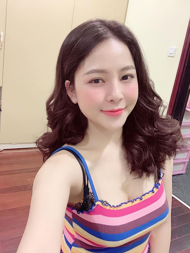Hot girl World Cup Tr&acirc;m Anh phủ nhận tin đồn &ldquo;t&igrave;nh trường d&agrave;y dặn&rdquo; thời học sinh - Ảnh 3.