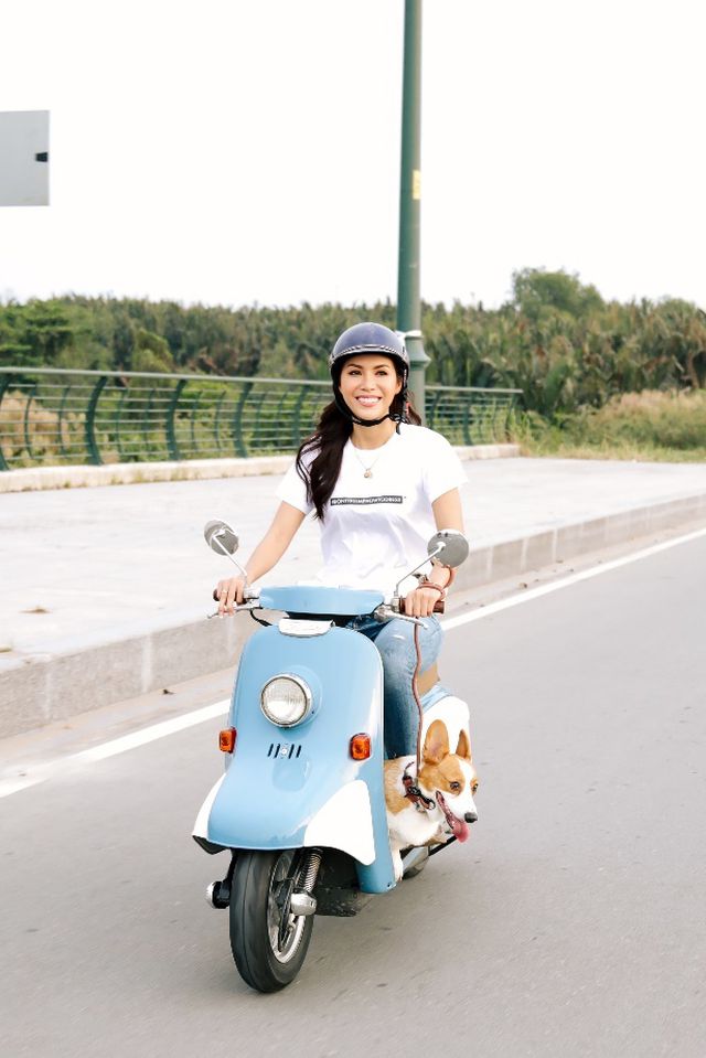 Bất ngờ với cuộc sống của Minh Tú sau ánh hào quang - Ảnh 2.