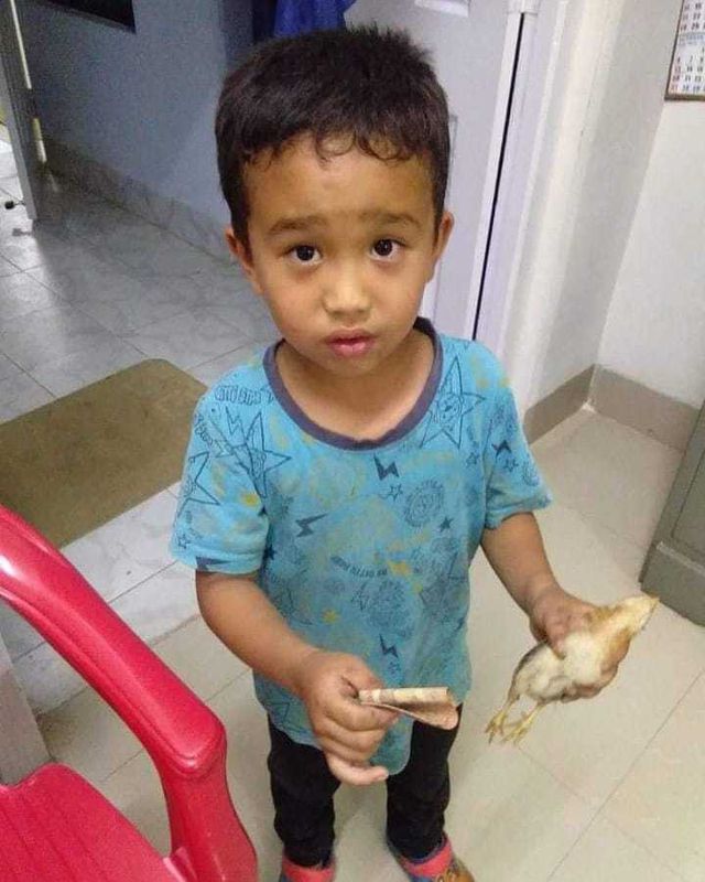 Hai bé thơ khiến người lớn tin rằng “cuộc đời không chỉ toàn chuyện xấu xa” - Ảnh 3.