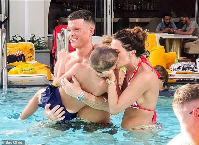Hoa hậu Danielle Lloyd hạnh phúc bên chồng mới cưới - Ảnh 10. Hoa hậu Danielle Lloyd hạnh phúc bên chồng mới cưới - Ảnh 10.