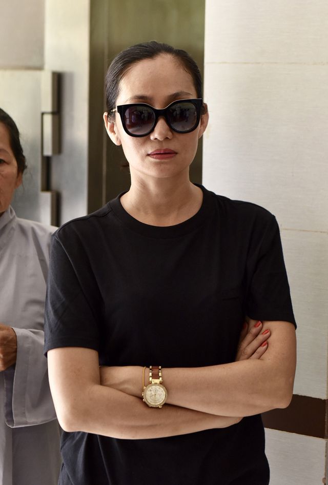 NSƯT Kim Xuân, Lê Thiện... khóc nức nở khi đến viếng Lê Bình - Ảnh 17. NSƯT Kim Xuân, Lê Thiện... khóc nức nở khi đến viếng Lê Bình - Ảnh 17.
