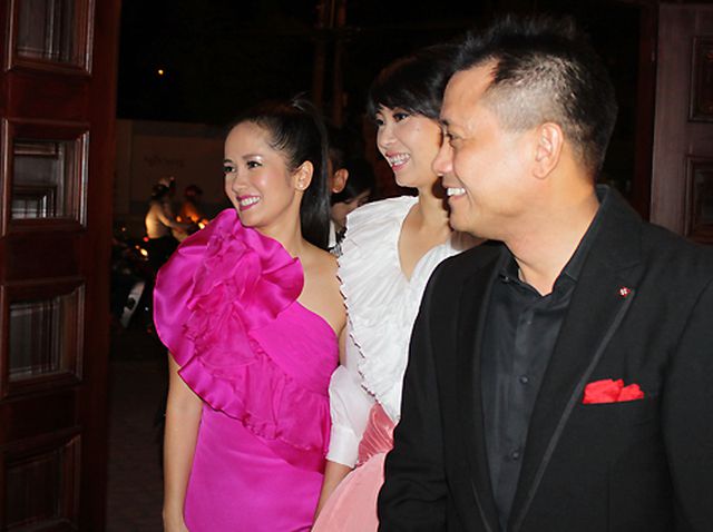 Tình bạn đáng ngưỡng mộ của diva Hồng Nhung và Hoa hậu Hà Kiều Anh - Ảnh 6. Tình bạn đáng ngưỡng mộ của diva Hồng Nhung và Hoa hậu Hà Kiều Anh - Ảnh 6.