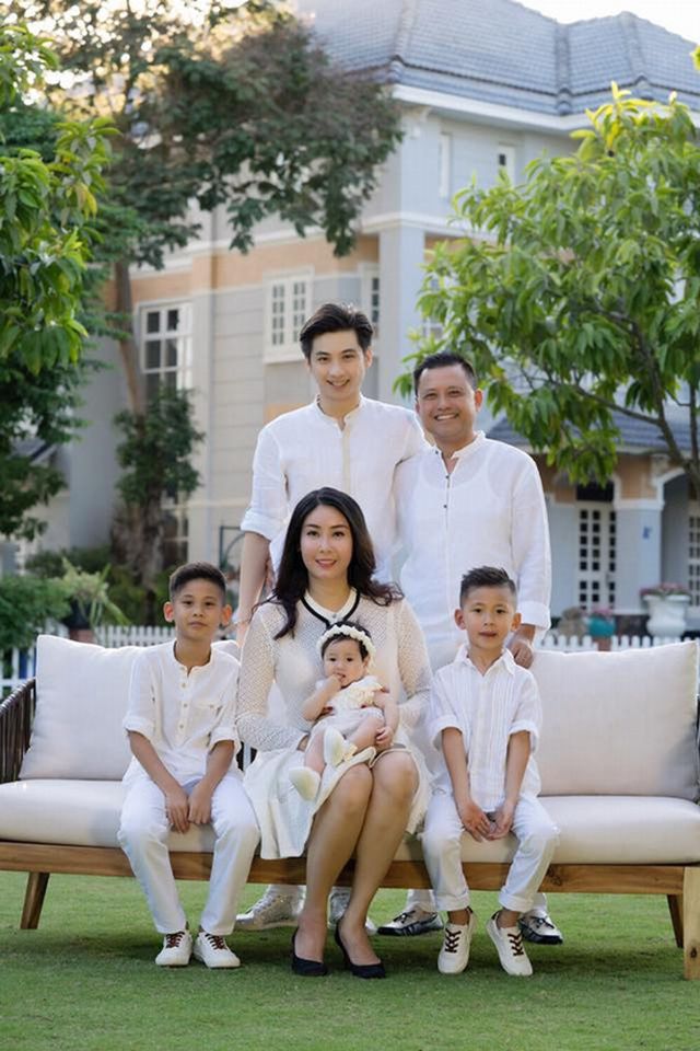 Tình bạn đáng ngưỡng mộ của diva Hồng Nhung và Hoa hậu Hà Kiều Anh - Ảnh 12. Tình bạn đáng ngưỡng mộ của diva Hồng Nhung và Hoa hậu Hà Kiều Anh - Ảnh 12.