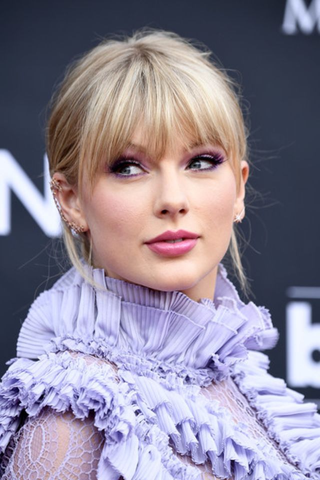 Taylor Swift xinh đẹp khoe chân dài - Ảnh 10.