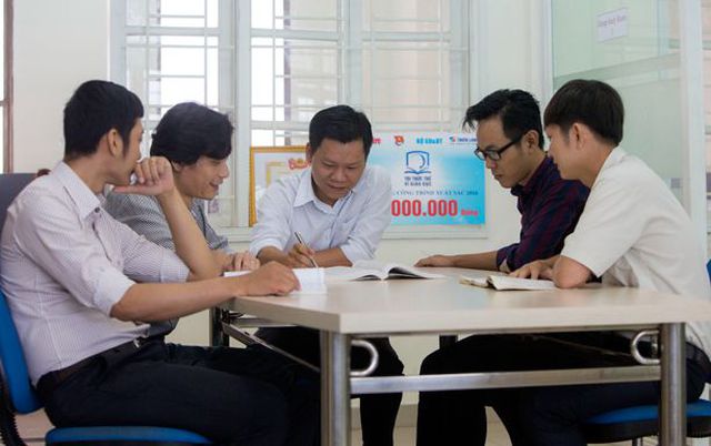 Sẽ trao giải 100 triệu đồng cho công trình, sáng kiến giáo dục xuất sắc nhất - Ảnh 2. Sẽ trao giải 100 triệu đồng cho công trình, sáng kiến giáo dục xuất sắc nhất - Ảnh 2.