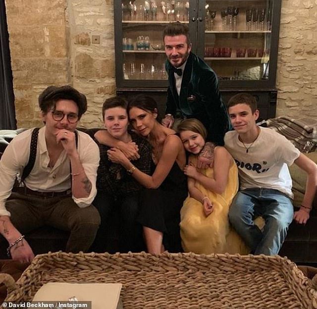 David Beckham đón sinh nhật ấm áp bên vợ con - Ảnh 18.