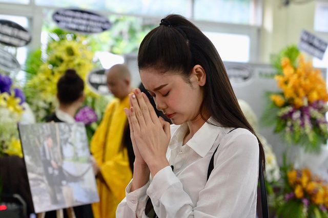 Trấn Thành cảm thấy có lỗi vì đã không đến thăm Lê Bình khi ông nằm viện - Ảnh 9. Trấn Thành cảm thấy có lỗi vì đã không đến thăm Lê Bình khi ông nằm viện - Ảnh 9.