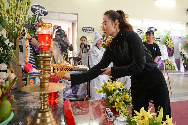 Trấn Thành cảm thấy có lỗi vì đã không đến thăm Lê Bình khi ông nằm viện - Ảnh 25. Trấn Thành cảm thấy có lỗi vì đã không đến thăm Lê Bình khi ông nằm viện - Ảnh 25.