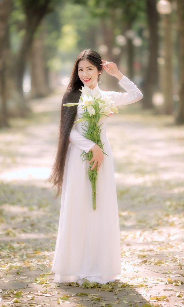 Ngẩn ngơ trước vẻ xinh đẹp của nữ sinh Văn hóa sở hữu mái tóc dài 1m35 - Ảnh 3. Ngẩn ngơ trước vẻ xinh đẹp của nữ sinh Văn hóa sở hữu mái tóc dài 1m35 - Ảnh 3.