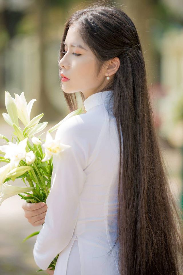 Ngẩn ngơ trước vẻ xinh đẹp của nữ sinh Văn hóa sở hữu mái tóc dài 1m35 - Ảnh 5. Ngẩn ngơ trước vẻ xinh đẹp của nữ sinh Văn hóa sở hữu mái tóc dài 1m35 - Ảnh 5.