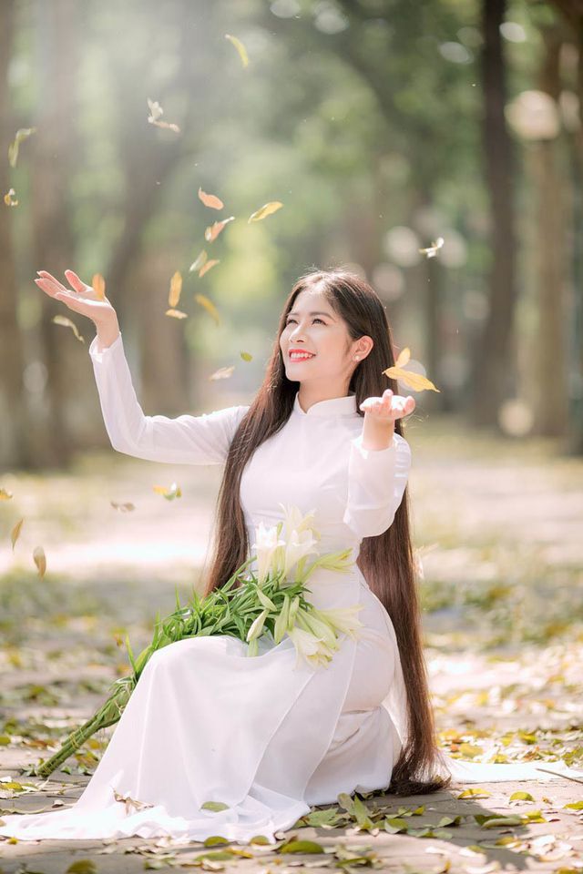 Ngẩn ngơ trước vẻ xinh đẹp của nữ sinh Văn hóa sở hữu mái tóc dài 1m35 - Ảnh 7. Ngẩn ngơ trước vẻ xinh đẹp của nữ sinh Văn hóa sở hữu mái tóc dài 1m35 - Ảnh 7.