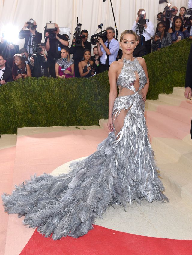 Những bộ đầm táo bạo nhất từng xuất hiện tại “đại tiệc thời trang” Met Gala - Ảnh 11. Những bộ đầm táo bạo nhất từng xuất hiện tại “đại tiệc thời trang” Met Gala - Ảnh 11.