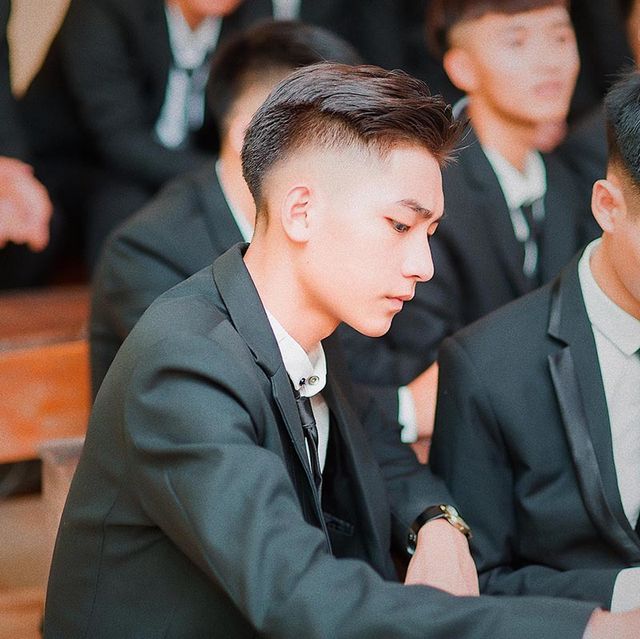 Nam sinh Hà Nội được ví là “cực phẩm”, góc nghiêng giống ca sĩ Sơn Tùng M - Ảnh 1. Nam sinh Hà Nội được ví là “cực phẩm”, góc nghiêng giống ca sĩ Sơn Tùng M - Ảnh 1.