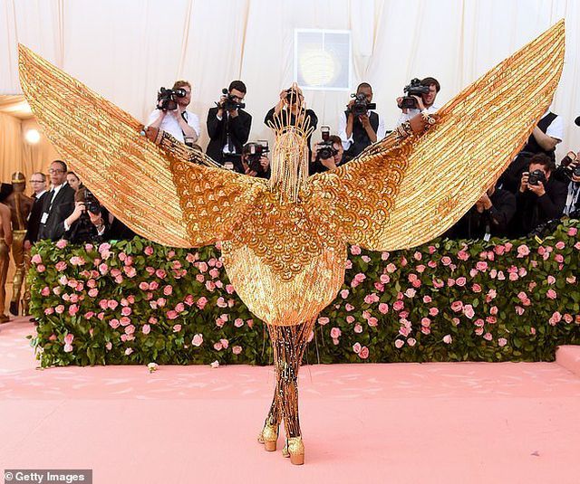 Sao nam hóa nữ hoàng Cleopatra dự Met gala - Ảnh 5. Sao nam hóa nữ hoàng Cleopatra dự Met gala - Ảnh 5.