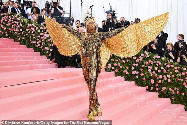 Sao nam hóa nữ hoàng Cleopatra dự Met gala - Ảnh 6. Sao nam hóa nữ hoàng Cleopatra dự Met gala - Ảnh 6.