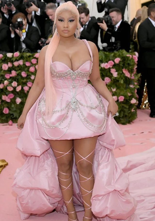 Nicki Minaj khoe ngực khủng tại Met gala - Ảnh 4. Nicki Minaj khoe ngực khủng tại Met gala - Ảnh 4.