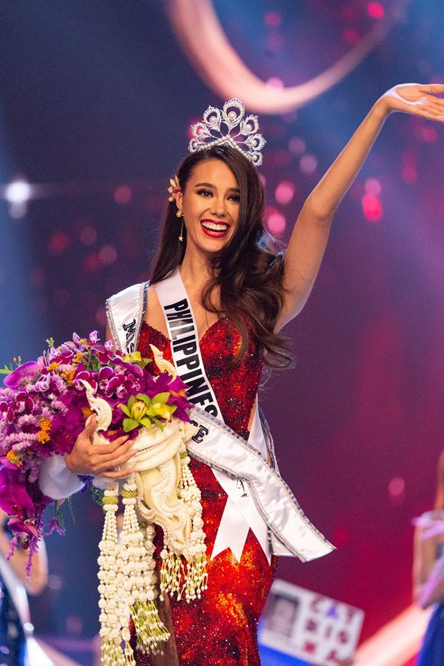 Vẻ đẹp rực rỡ v&agrave; gợi cảm của Hoa hậu Ho&agrave;n vũ Catriona Gray - Ảnh 1.