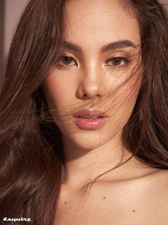 Vẻ đẹp rực rỡ v&agrave; gợi cảm của Hoa hậu Ho&agrave;n vũ Catriona Gray - Ảnh 5.