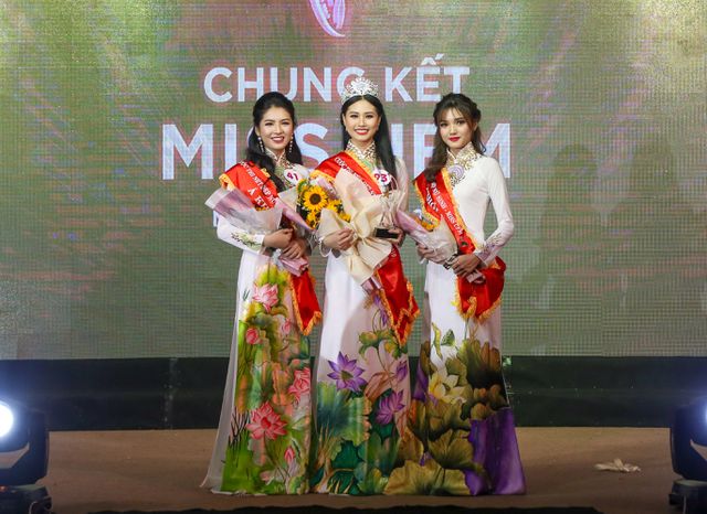 Nữ sinh khoa Du lịch trở th&agrave;nh hoa kh&ocirc;i ĐH T&agrave;i ch&iacute;nh - Ảnh 1.