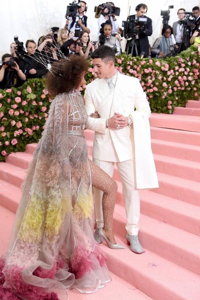 Những cặp đôi hoàn hảo trên thảm đỏ Met gala 2019 - Ảnh 1.