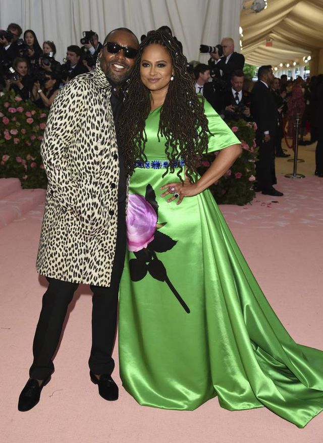 Những cặp đôi hoàn hảo trên thảm đỏ Met gala 2019 - Ảnh 25.