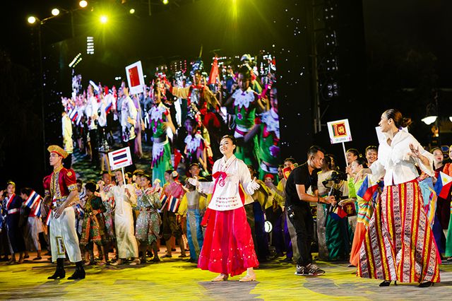 Gặp gỡ Đông - Ảnh 13.
