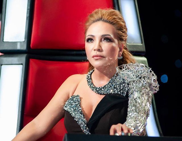 Trang phục “Bàn thờ” và “bệnh ngôi sao” của thí sinh The Voice gây tranh cãi gay gắt - Ảnh 2. Trang phục “Bàn thờ” và “bệnh ngôi sao” của thí sinh The Voice gây tranh cãi gay gắt - Ảnh 2.