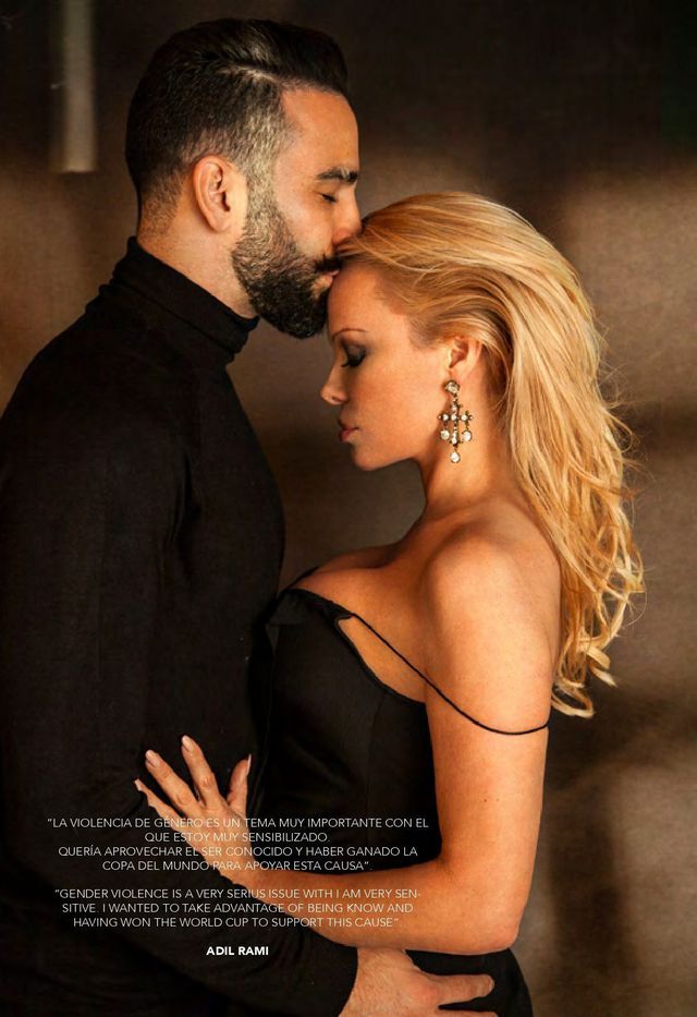 Pamela Anderson đẹp đôi bên bạn trai kém 18 tuổi - Ảnh 1. Pamela Anderson đẹp đôi bên bạn trai kém 18 tuổi - Ảnh 1.