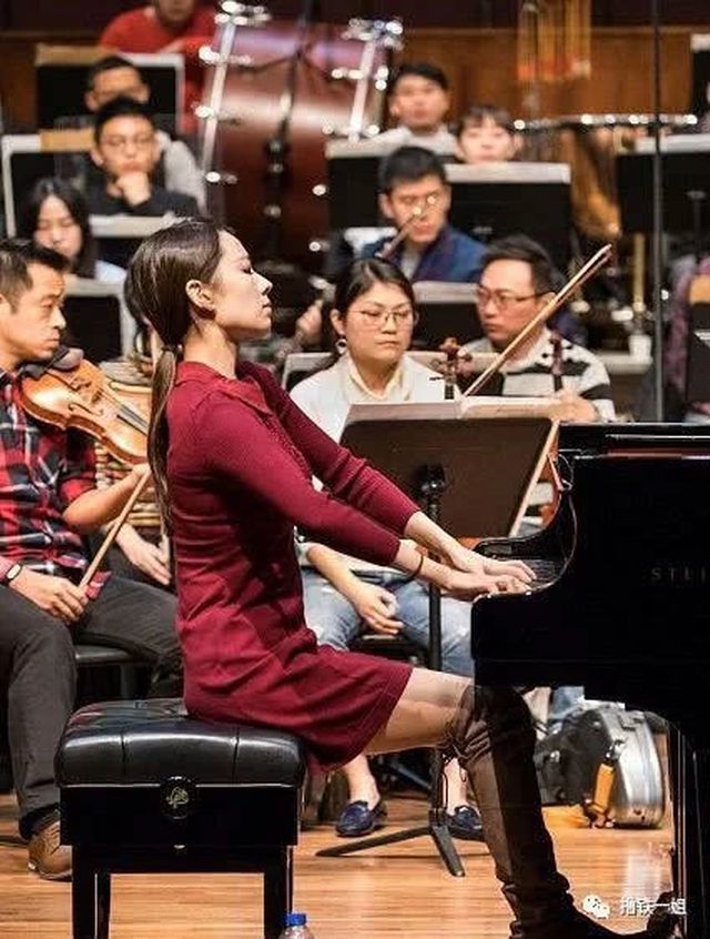 Nhan sắc cực phẩm của vợ “thiên tài piano” Trung Quốc - Ảnh 18. Nhan sắc cực phẩm của vợ “thiên tài piano” Trung Quốc - Ảnh 18.
