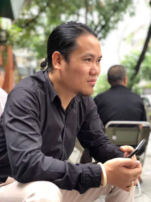 Nghệ sĩ Vượng “râu”: “Mẹ mới mất 3 ngày, tôi đã phải đi mua vui cho thiên hạ” - Ảnh 1. Nghệ sĩ Vượng “râu”: “Mẹ mới mất 3 ngày, tôi đã phải đi mua vui cho thiên hạ” - Ảnh 1.