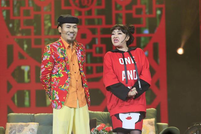 Nghệ sĩ Vượng “râu”: “Mẹ mới mất 3 ngày, tôi đã phải đi mua vui cho thiên hạ” - Ảnh 2. Nghệ sĩ Vượng “râu”: “Mẹ mới mất 3 ngày, tôi đã phải đi mua vui cho thiên hạ” - Ảnh 2.