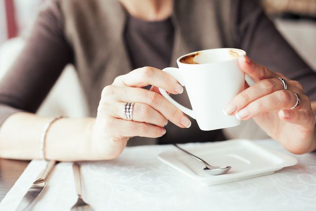 Thú vị câu chuyện sếp tuyển dụng nhân viên qua “văn hóa tách cà phê” - Ảnh 2.